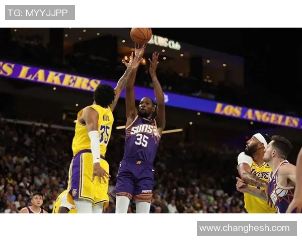 热火与湖人对决NBA赛场上的激情碰撞与精彩瞬间回顾