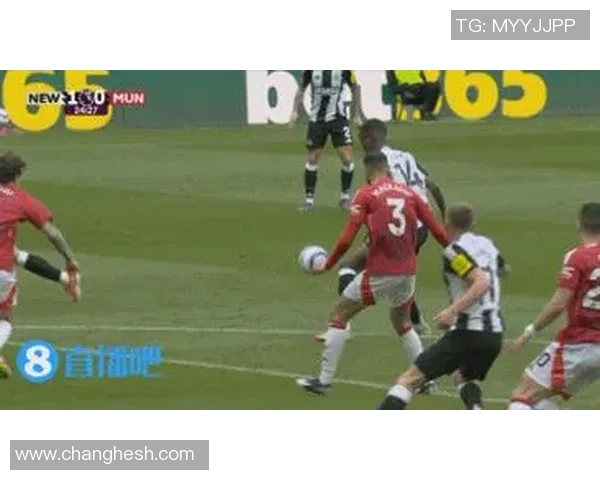 英超经典对决曼联主场迎战利物浦绿色直播全程跟踪